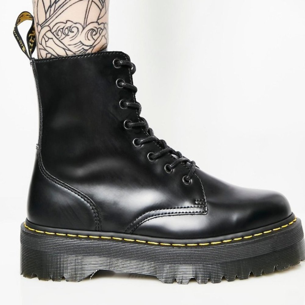 Dr. Martens Jadon 8 Eye Boots